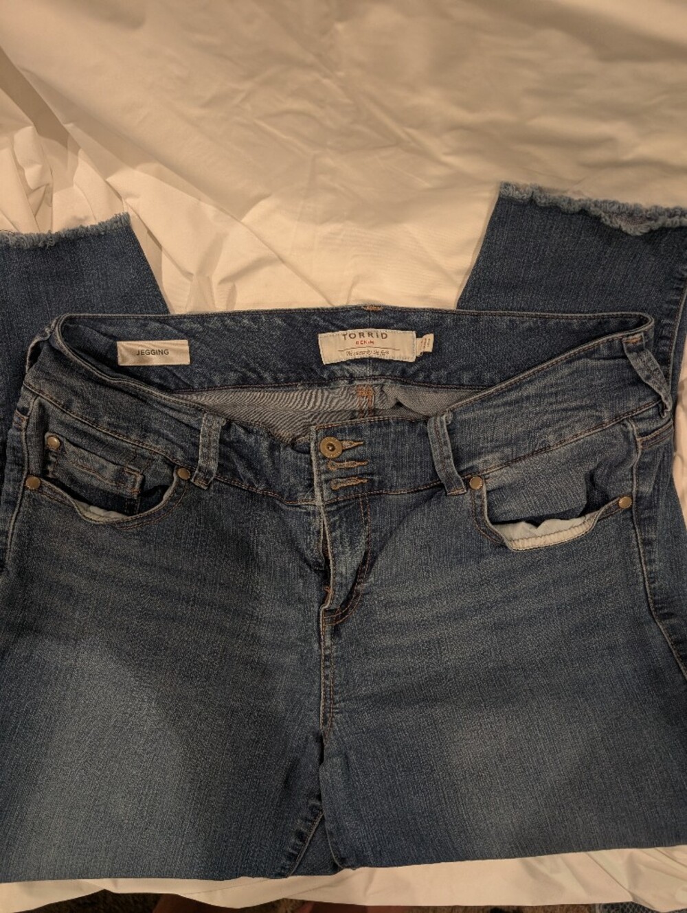 torrid dark wash blue jeggings with front button detail 16R